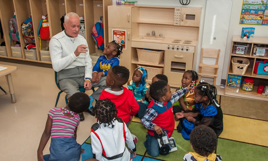 Harris Rosen talking to kids